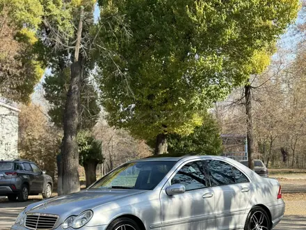 Mercedes-Benz C 32 AMG 2004 года за 9 500 000 тг. в Алматы – фото 4