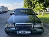 Mercedes-Benz C 220 1993 годаүшін2 150 000 тг. в Алматы – фото 2