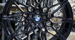 BMW G30 на 19 новые разноширокие диски в Астане за 350 000 тг. в Астана