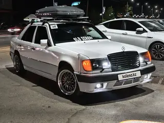Mercedes-Benz E 230
