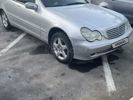 Mercedes-Benz C 200 2001 года за 3 100 000 тг. в Костанай