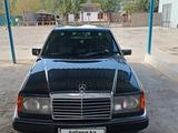 Mercedes-Benz E 260 1993 года за 2 600 000 тг. в Шымкент – фото 3