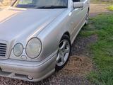 Mercedes-Benz E 240 1998 годаүшін3 100 000 тг. в Астана – фото 5