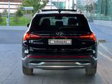 Hyundai Santa Fe 2023 годаfor17 400 000 тг. в Астана – фото 4