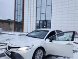 Toyota Camry 2018 года за 17 500 000 тг. в Шымкент – фото 4