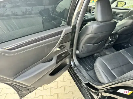 Lexus ES 300h 2019 года за 20 500 000 тг. в Актау – фото 7