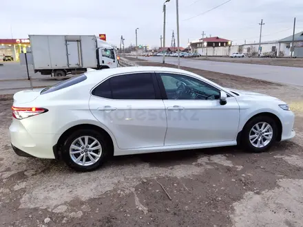 Toyota Camry 2020 года за 14 500 000 тг. в Уральск – фото 3