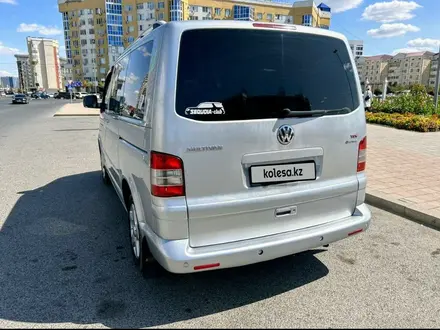 Volkswagen Multivan 2007 года за 11 400 000 тг. в Атырау – фото 2