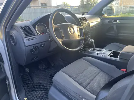 Volkswagen Touareg 2008 года за 5 500 000 тг. в Алматы – фото 14