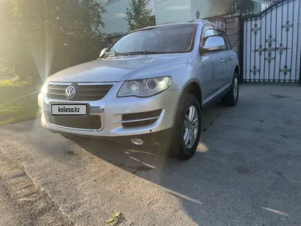Volkswagen Touareg 2008 года за 5 500 000 тг. в Алматы