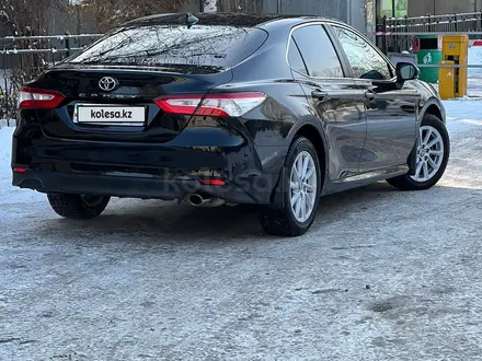 Toyota Camry 2021 года за 14 500 000 тг. в Алматы – фото 8