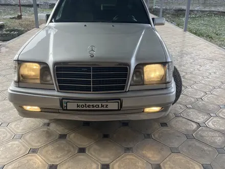 Mercedes-Benz E 220 1994 года за 4 300 000 тг. в Шымкент – фото 2