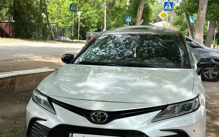 Toyota Camry 2021 года за 14 500 000 тг. в Уральск