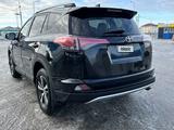 Toyota RAV4 2016 года за 7 750 000 тг. в Атырау – фото 4