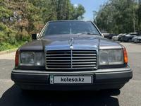 Mercedes-Benz E 220 1992 года за 2 550 000 тг. в Алматы