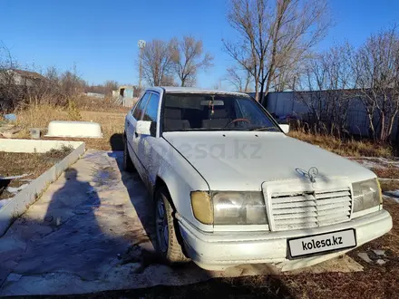 Mercedes-Benz E 230 1992 года за 500 000 тг. в Актобе – фото 7