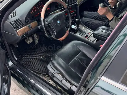 BMW 740 1994 года за 2 200 000 тг. в Жанаозен – фото 3