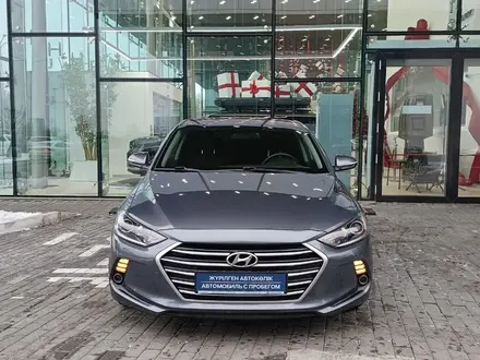 Hyundai Elantra 2018 года за 7 490 000 тг. в Алматы – фото 2