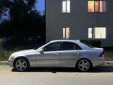 Mercedes-Benz C 240 2001 года за 2 900 000 тг. в Костанай – фото 2