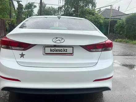 Hyundai Elantra 2018 года за 7 400 000 тг. в Алматы – фото 4