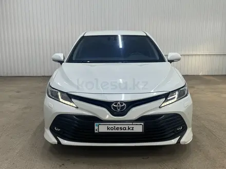Toyota Camry 2018 года за 9 506 400 тг. в Астана – фото 2