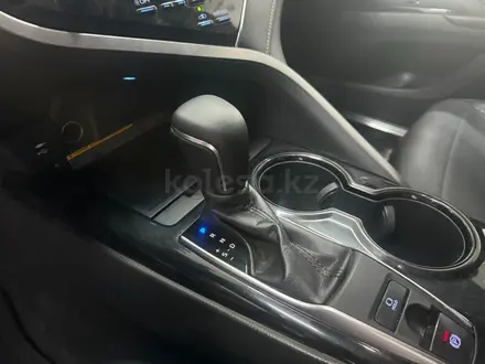 Toyota Camry 2018 года за 9 506 400 тг. в Астана – фото 13
