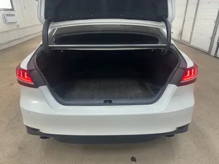 Toyota Camry 2018 года за 9 506 400 тг. в Астана – фото 16