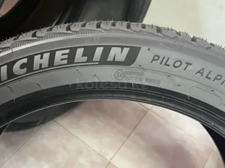 Michelin Pilot Alpin 5 SUV 285/40 R23 111V за 400 000 тг. в Семей – фото 4
