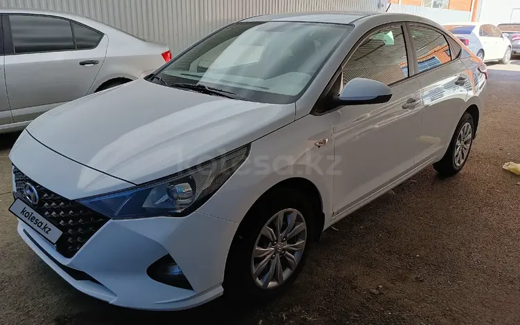 Hyundai Accent 2023 года за 5 796 875 тг. в Актобе