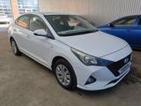 Hyundai Accent 2023 года за 5 796 875 тг. в Актобе – фото 3