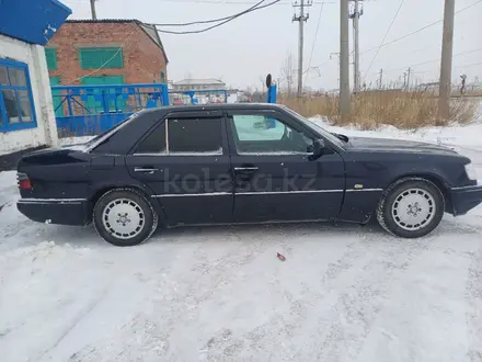 Mercedes-Benz E 220 1993 года за 2 200 000 тг. в Астана – фото 3