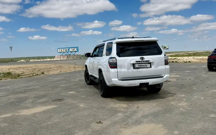 Toyota 4Runner 2017 годаfor16 500 000 тг. в Актау