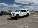 Toyota 4Runner 2017 года за 16 500 000 тг. в Актау – фото 2