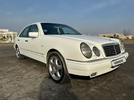 Mercedes-Benz E 320 1997 года за 3 500 000 тг. в Туркестан