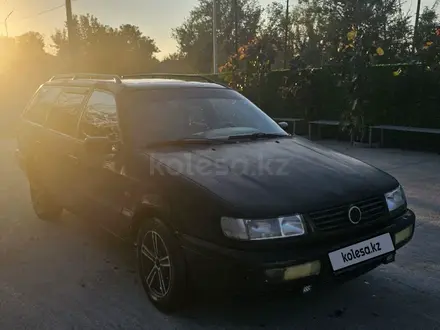 Volkswagen Passat 1994 года за 1 400 000 тг. в Есик – фото 3