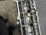 ГБЦ левая Toyota 2UZ-FE без VVT-i (Bank 2) в отличном состоянии за 250 000 тг. в Алматы – фото 2