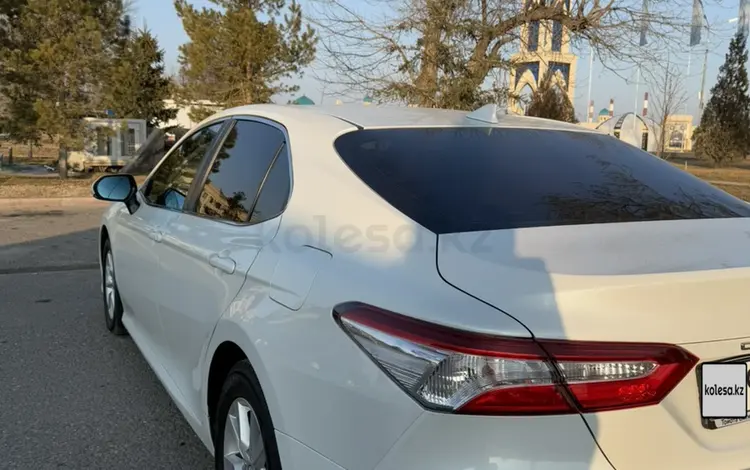 Toyota Camry 2019 года за 13 600 000 тг. в Тараз