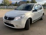 Renault Sandero 2013 года за 3 000 000 тг. в Астана – фото 2