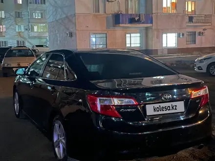 Toyota Camry 2014 года за 7 500 000 тг. в Атырау – фото 2