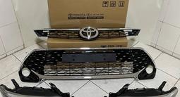 Решетка в бампер, фара, туманка, на Toyota Camry 55 Exclusive за 35 000 тг. в Алматы