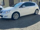 Opel Astra 2011 года за 3 600 000 тг. в Атырау – фото 4