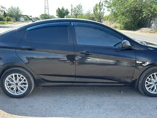 Hyundai Accent, 2013