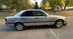 Mercedes-Benz C 220 1995 года за 2 254 000 тг. в Алматы – фото 4