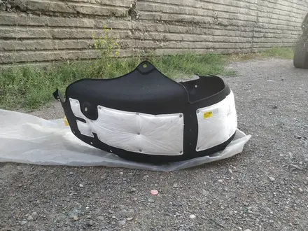 Kia K7 2016-2020 задний правый подкрылок за 10 000 тг. в Алматы