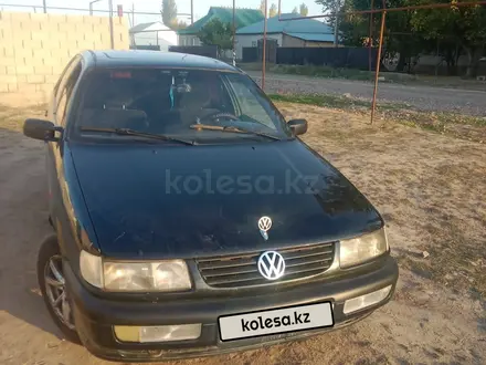 Volkswagen Passat 1995 года за 1 500 000 тг. в Кулан – фото 2