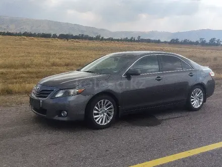 Toyota Camry 2011 года за 6 790 000 тг. в Атырау