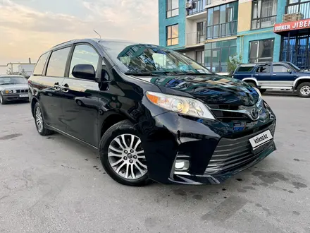 Toyota Sienna 2018 года за 15 000 000 тг. в Алматы – фото 7