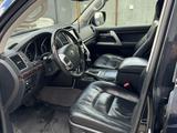 Toyota Land Cruiser 2012 годаүшін22 200 000 тг. в Актобе – фото 4