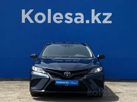Toyota Camry 2019 года за 13 853 375 тг. в Алматы – фото 2