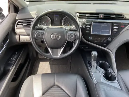 Toyota Camry 2019 года за 13 853 375 тг. в Алматы – фото 11